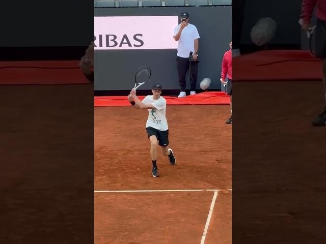 Jannik Sinner si allena sul Centrale del Foro Italico - Internazionali 2025 