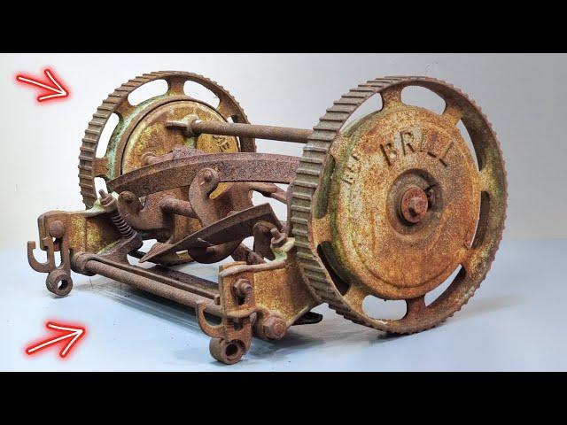 105 Years Old Push Reel Mower Restoration - Why Did People Stop Using These?