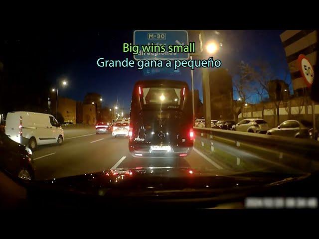 37- MadDrivers Dashcam, Close Calls, Red Lights, Lane Changes, Commute, Accidents...