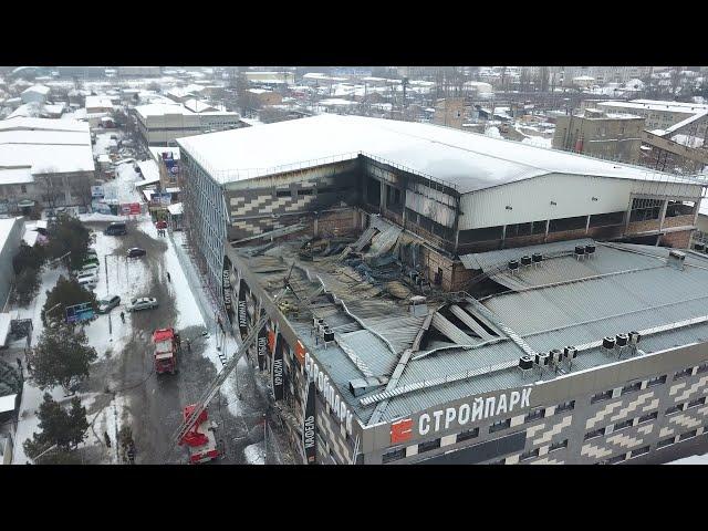 Последствия пожара в ТЦ «Стройпарк»