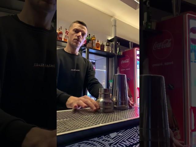 Hands of the bartender at work #skills #work #bartender #flairbartender