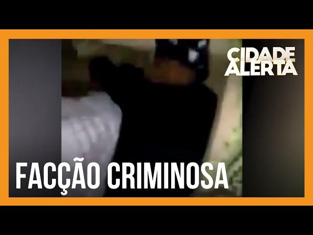 Membros da maior facção criminosa do país se passam por policiais e executam rivais