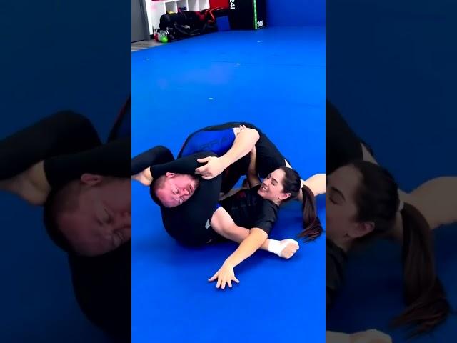 Strong triangle |  He turned red when I put him in it! #trianglechoke #headscissors #nogi