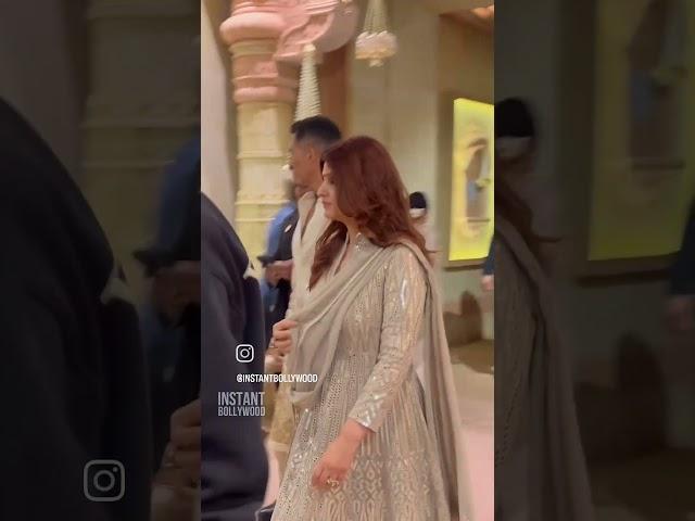 Bollywood Dynamic Couple Akshay Kumar and Twinkle Khanna Spotted at Anant & Radhika's Wedding