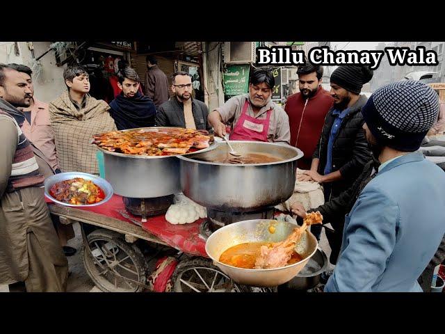 Unbelievable Story of Billu Chanay Wala Lahore Pakistan | How to Make Chanay | Street Food