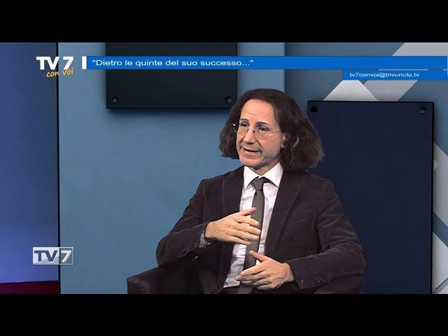 Tv7 con Voi del 6/12/2018 - Dietro le quinte del suo successo (2 di 3)