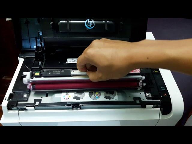 HP LaserJet Pro CP1025 Color Printer - Remove cartridge