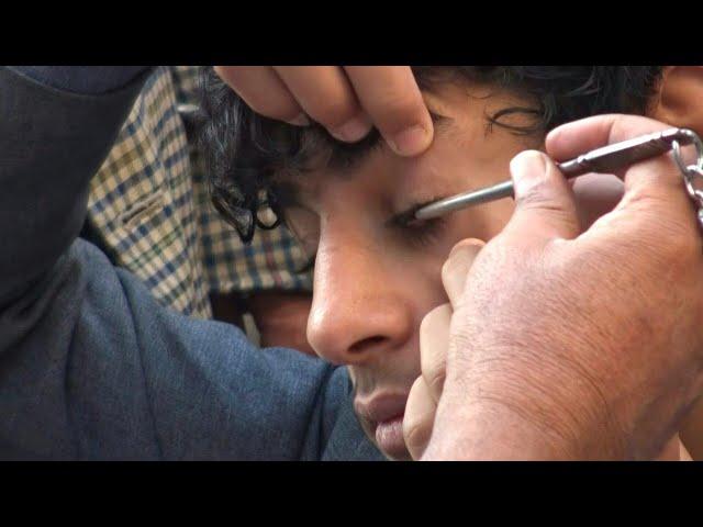 Yemenis apply traditional 'kohl' during holy month of Ramadan | AFP