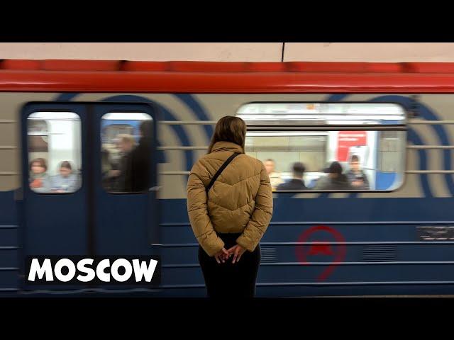 MOSCOW METRO TODAY  Tverskaya station and Russian people