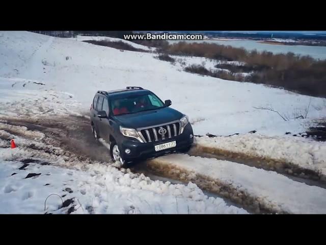 Toyota Land Cruiser Prado на снегу. Зимние шины Nokian hakkapeliitta 7, типа обалденная зимняя резин