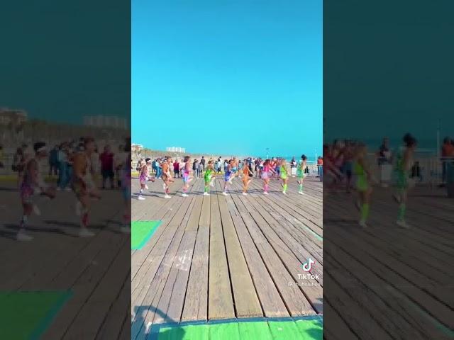 Shuffle dancing tik tok