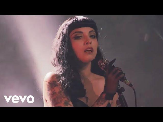 Mon Laferte - Vuelve Por Favor (En Vivo)