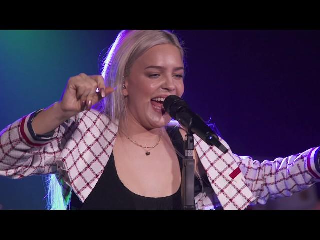 Anne-Marie - 2002 (Live At Brighton Music Hall 2018)