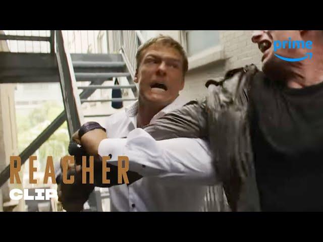 Jack Reacher's Fight in the Alley | Reacher | Prime Video