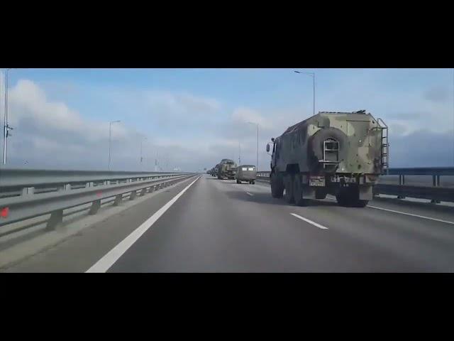 A large convoy of russian military vehicles seen heading into the crimean peninsula 31.03.2021