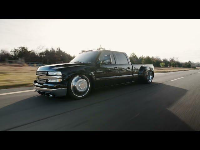 Phat Phabz - 2002 Chevy Dually bagged on 24s!