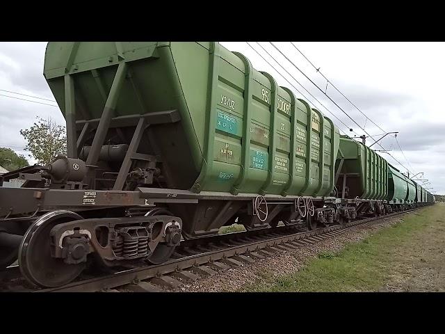 Электровоз ВЛ8м-1466 с грузовым поездом. Товарный поезд