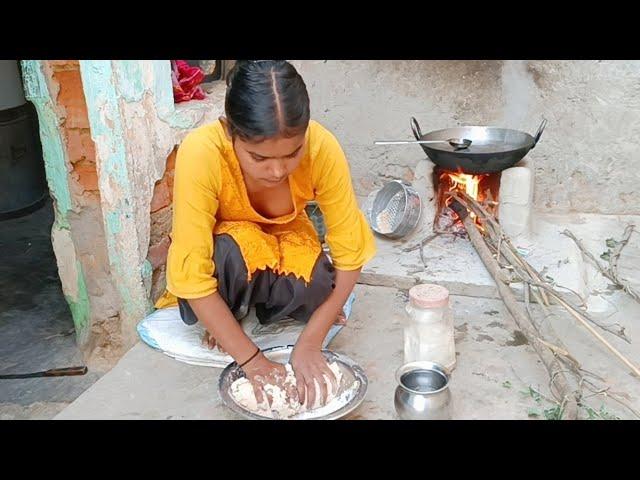 आज दोस्तों मैंने बनाई है आलू की बहुत स्वादिष्ट सब्जी और गरमा गरम रोटी || Potato Vegetable
