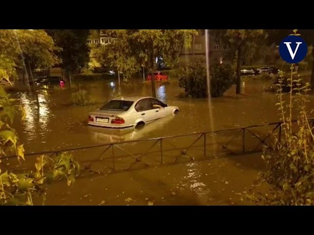 Las fuertes lluvias en Madrid provocan inundaciones en viviendas y cortes en el metro