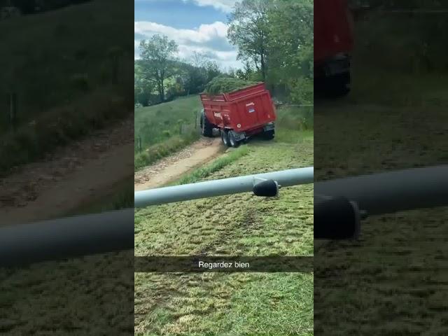 AGRICULTRICE - QUAND TU EVITES UNE CATASTROPHE -  #agricultrice #agricole #agriculture #remorque