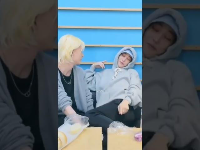 he knows #hyunjin #felix #minho #leeknow #hyunlix #straykids #stay