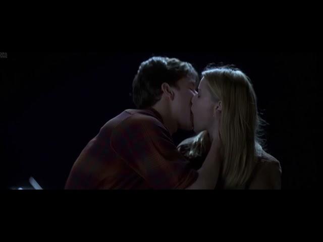 Reese Witherspoon Kissing Scene