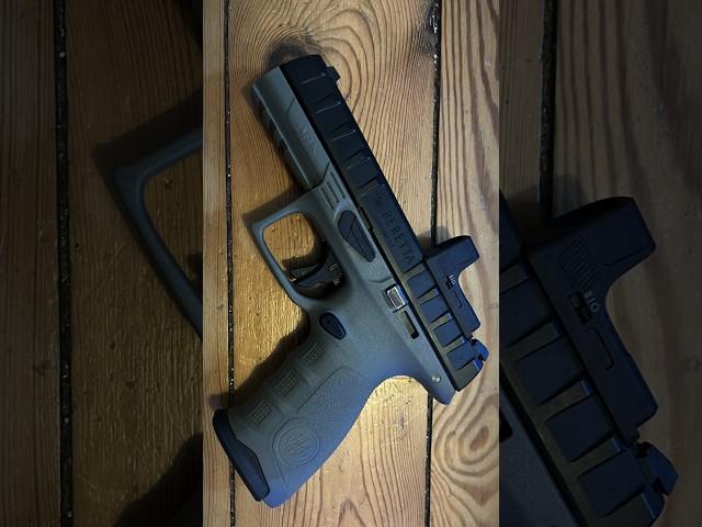 Beretta APX  Airsoft GBB by Umarex