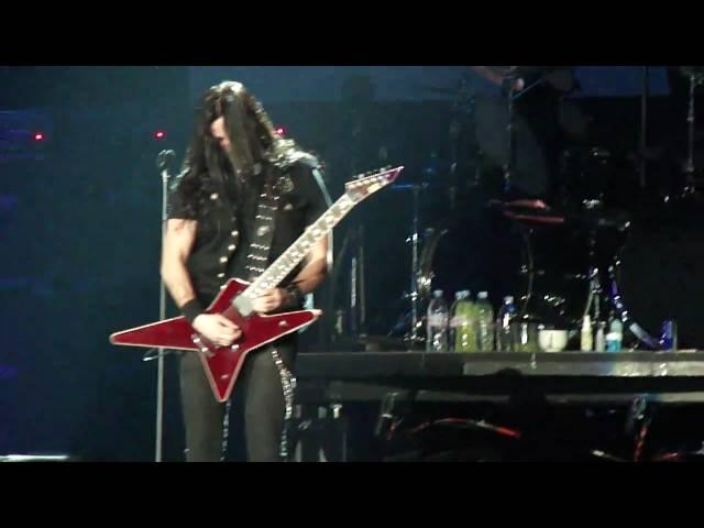 Ozzy Osbourne - Shot in the Dark/ Gus G. Guitar Solo - Scream Tour '11 - Minneapolis