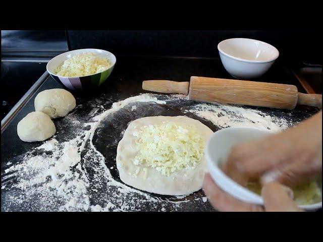 Georgian Khachapuri with cheese. Quick and easy! ENG SUB.