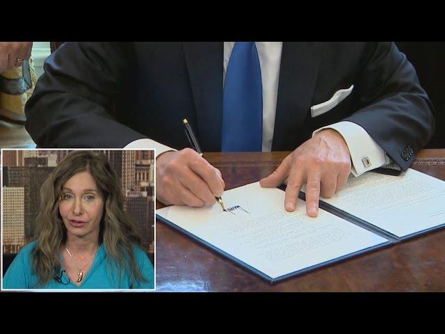 Handwriting Expert Analyzes President Donald Trump's Executive Signature