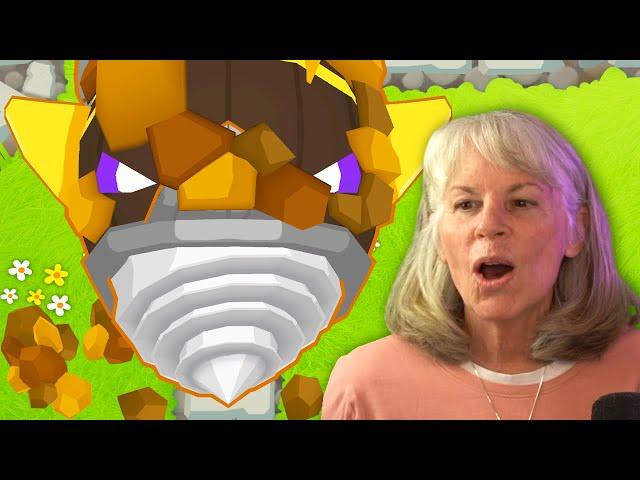 Can My MOM Beat the Dreadbloon BOSS?!