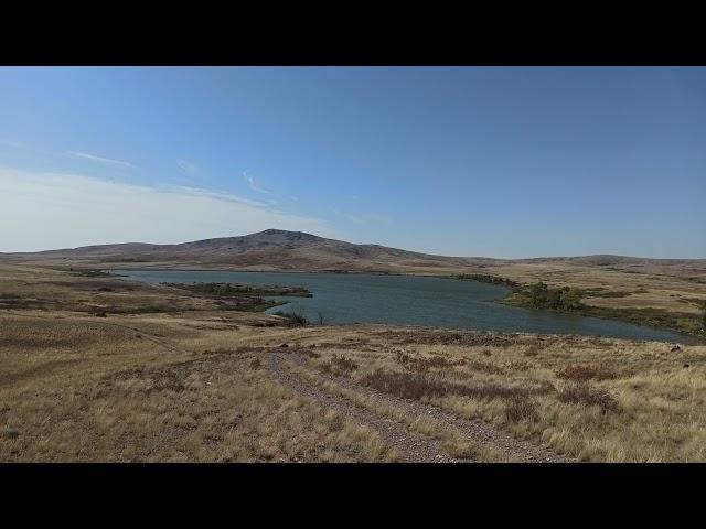 Большое водохранилище в горах Бугулы - вид с возвышенности.