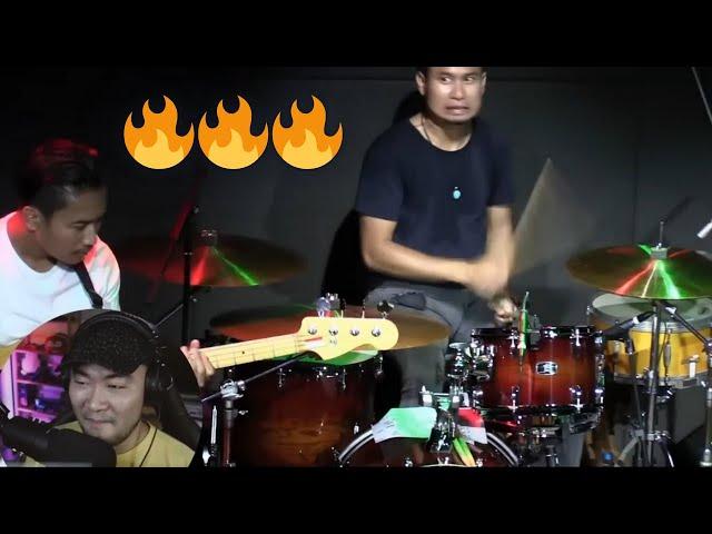 LISTEN to how FUNKY this Indonesian band is (Gugun Blues Shelter) FAJAR on BASS