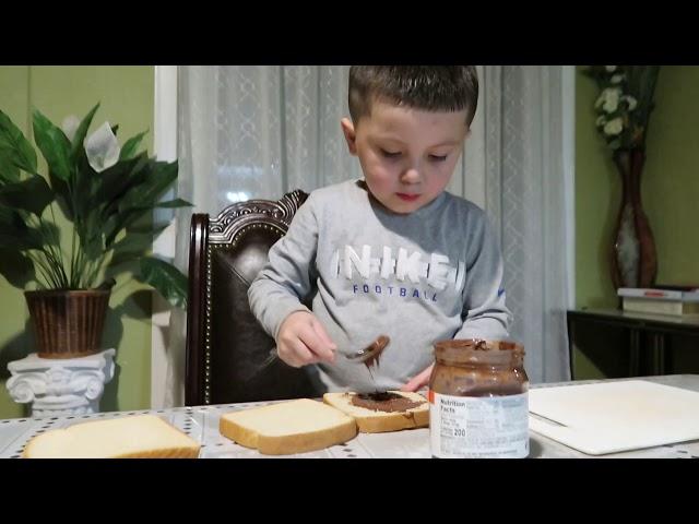 BRAYDEN MAKES NUTELLA SANDWICH! -Bro ans sis adventures