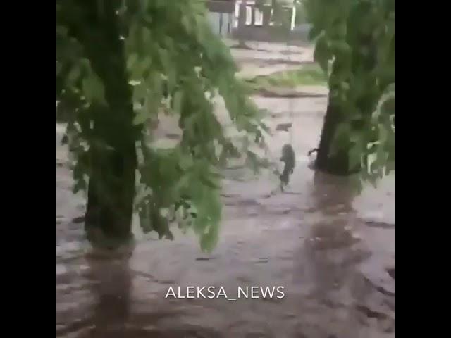 Стихия в селе Александровском затоплены дороги, оборваны ЛЭП, повалены деревья