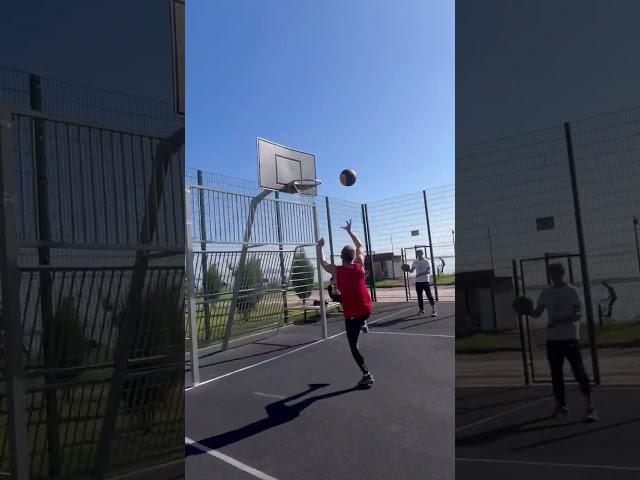 Уличный баскетбол  данк с навесом #streetball #уличныйбаскетбол