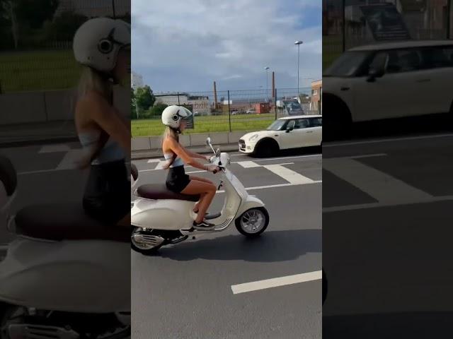 Wir haben uns eine Vespa gekauft  | #lesotwins ‍️