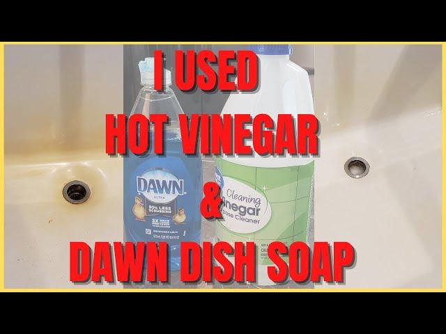 HOT VINEGAR AND DAWN DISHSOAP/ MIRACLE DIY BATHROOM CLEANER?! HOW TO GET THE YELLOW OUT OF A BATHTUB