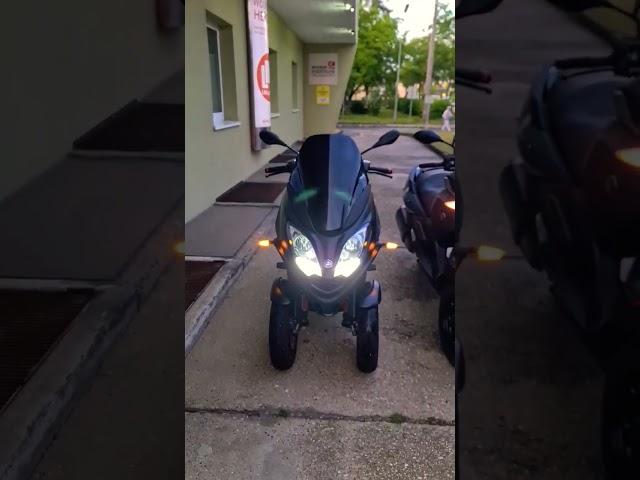 Yamaha Tricity 300 vs Piaggio Mp3 300 ️