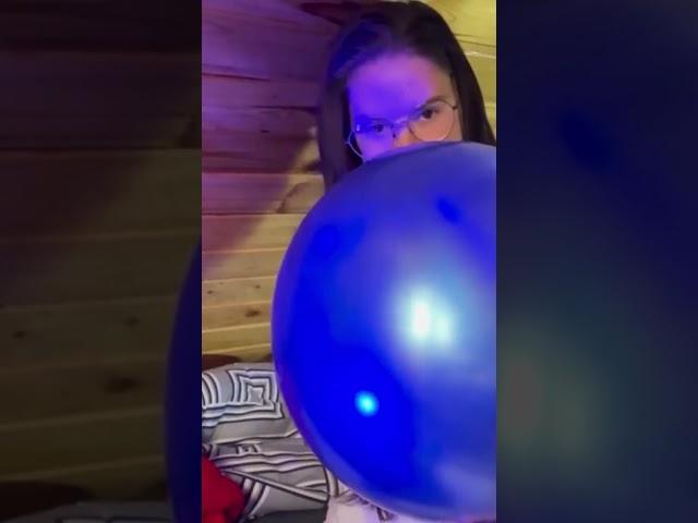 ASMR #blowing #balloon #bigballons #shorts 