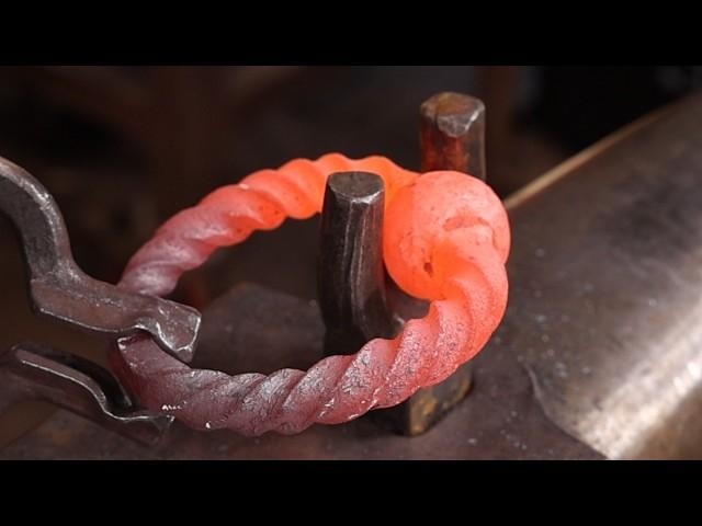 Blacksmithing - Forging a Door Knocker