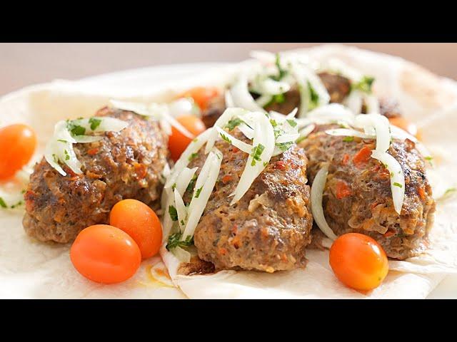 Incredibly delicious! Minced meat patties with vegetables in the oven