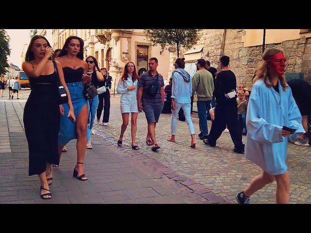  LVIV ON A WEEKEND: SATURDAY CITY WALK️PRETTY GIRLS 4K UHD – SOUNDS OF THE REAL CITY. UKRAINE