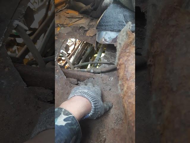Подготовка к замене педали газа на камазе