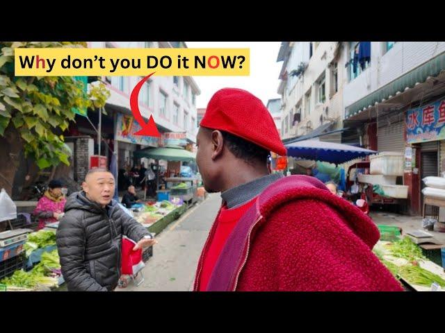 I caught Chinese man talking about me at a local market not knowing i know chinese