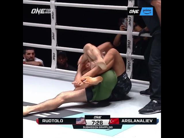 Tye Ruotolo  pounces to tap out Dagi Arslanaliev by rear-naked choke! 