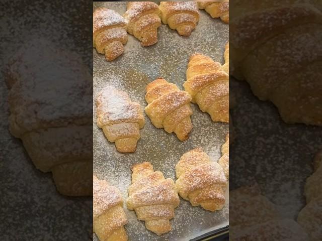 Рогалики. Рецепт рогаликов. Выпечка. #рецепты #рогалик #рогалики #выпечка #еда  #shorts #shortvideo