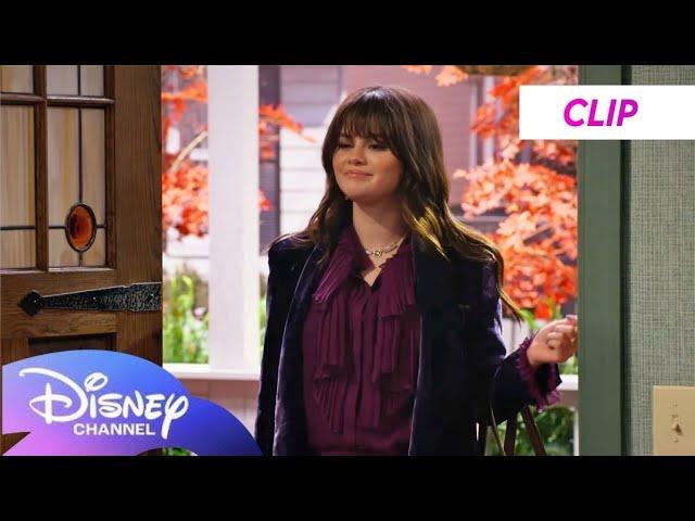 Los Hechiceros Mas Allá De Waverly Place | Alex Russo llega a la casa de Justin | Clip Doblado