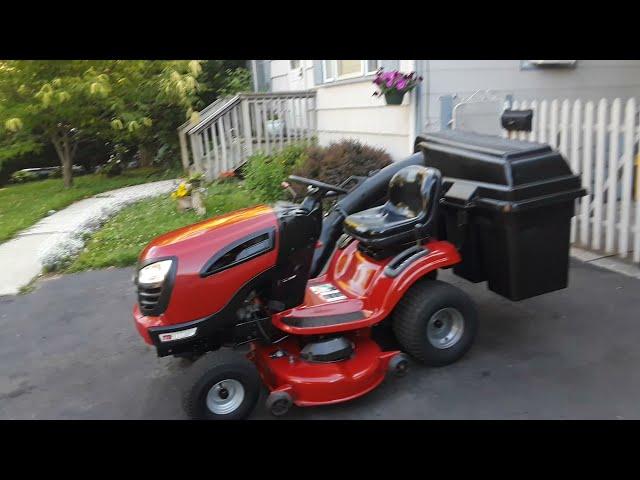 2009 Craftsman YTS3000 overview. 21 gross hp, 540cc, 46" cut, w/ 3 bin bagger. (Sold)