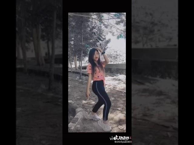 Kumpulan vidio Tik Tok Chintya Acil senyuman yang begitu manis